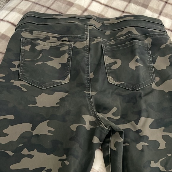 New York and Co soho high waist pull-on leggings XL women’s jean olive camo - Picture 5 of 9